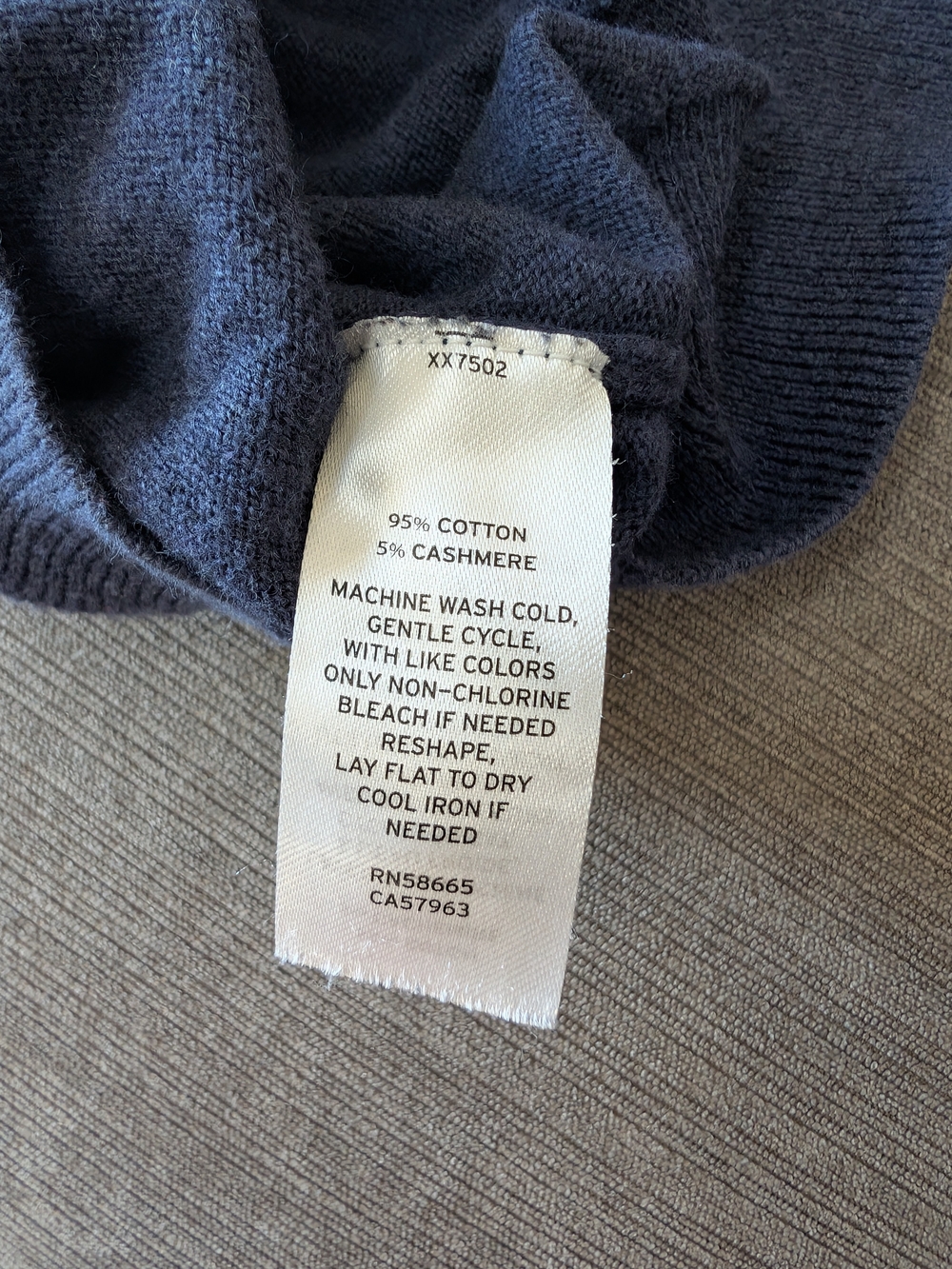 14th & Union Men’s L Navy Cotton Cashmere Quarter Zip Sweater - Picture 5 of 5
